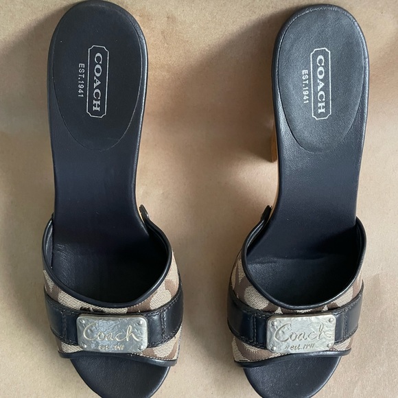 Coach Sandals w Heels - Picture 3 of 10